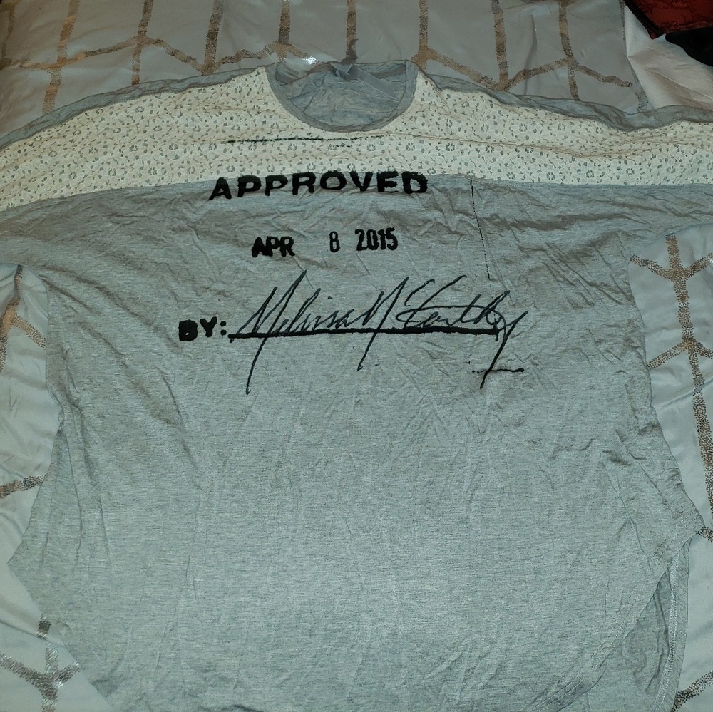 Melissa McCarthy shirt